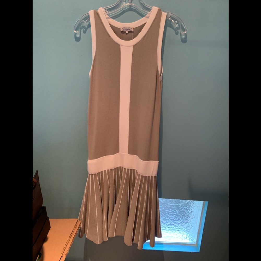 Sleeveless Taupe & White Pleated Hem Midi Dress